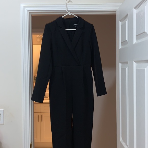 BLAZER JUMPSUIT 🖤 - Picture 2 of 5